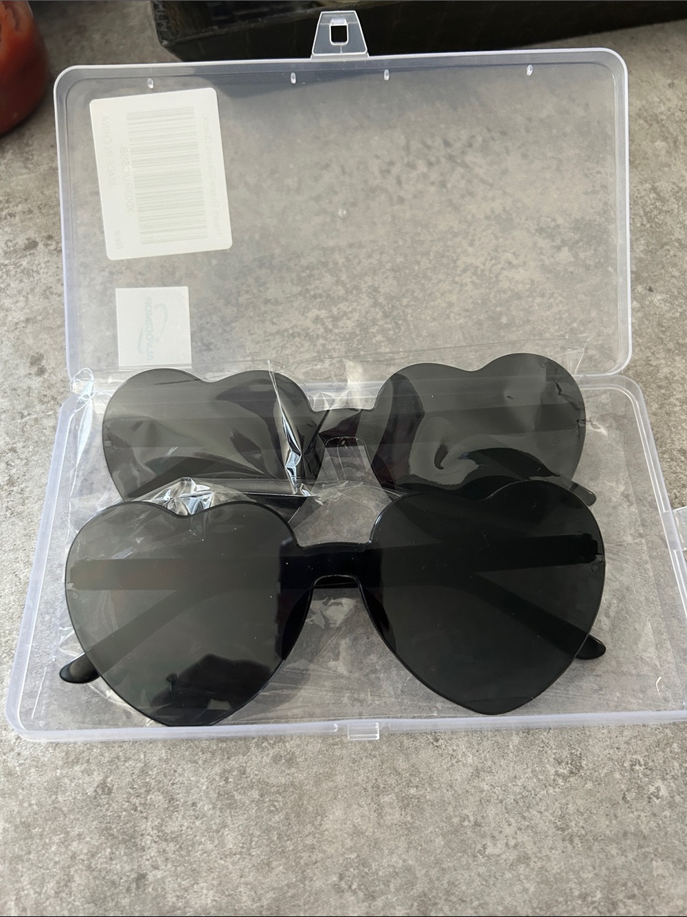 Heart-Shaped Black Sunglasses - Fun Fashion Accessory